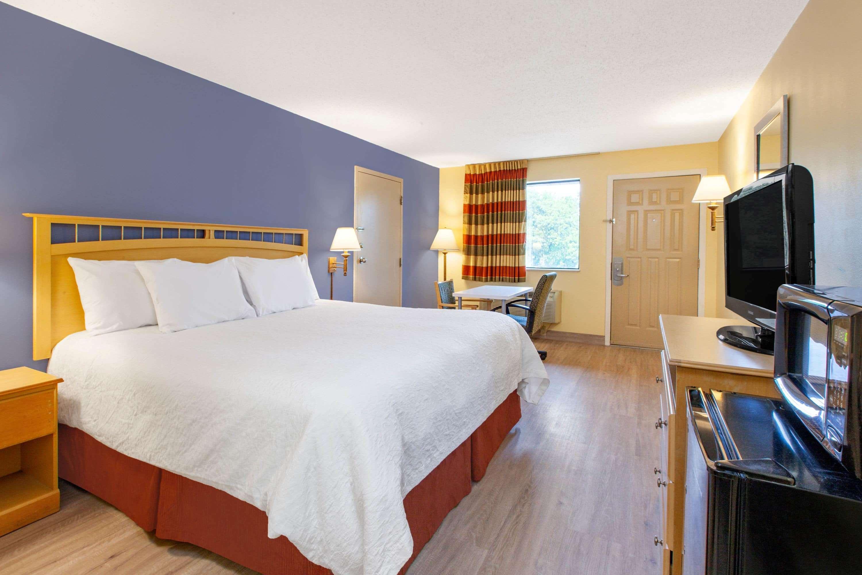 Days Inn By Wyndham Grantville Exteriör bild