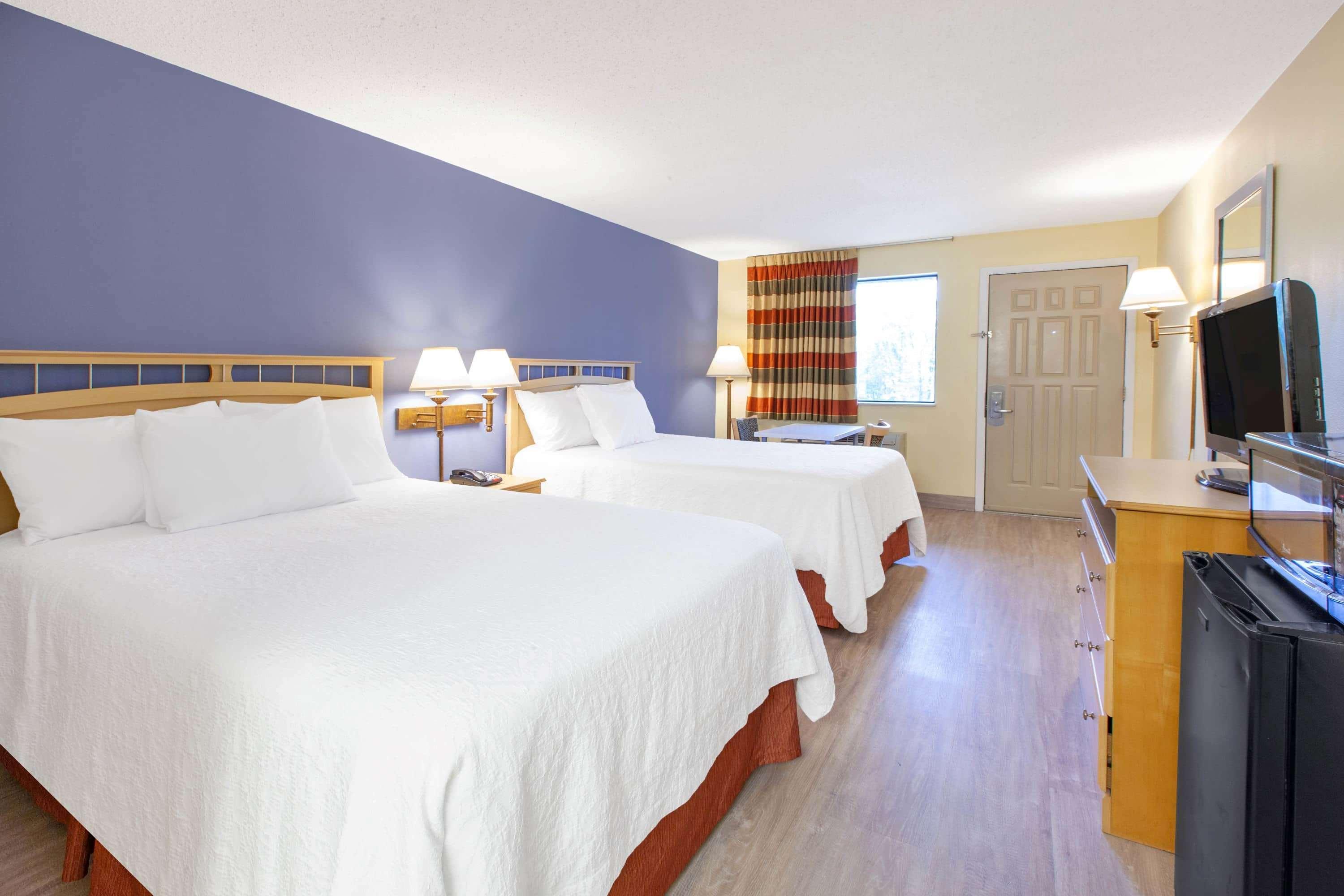 Days Inn By Wyndham Grantville Exteriör bild