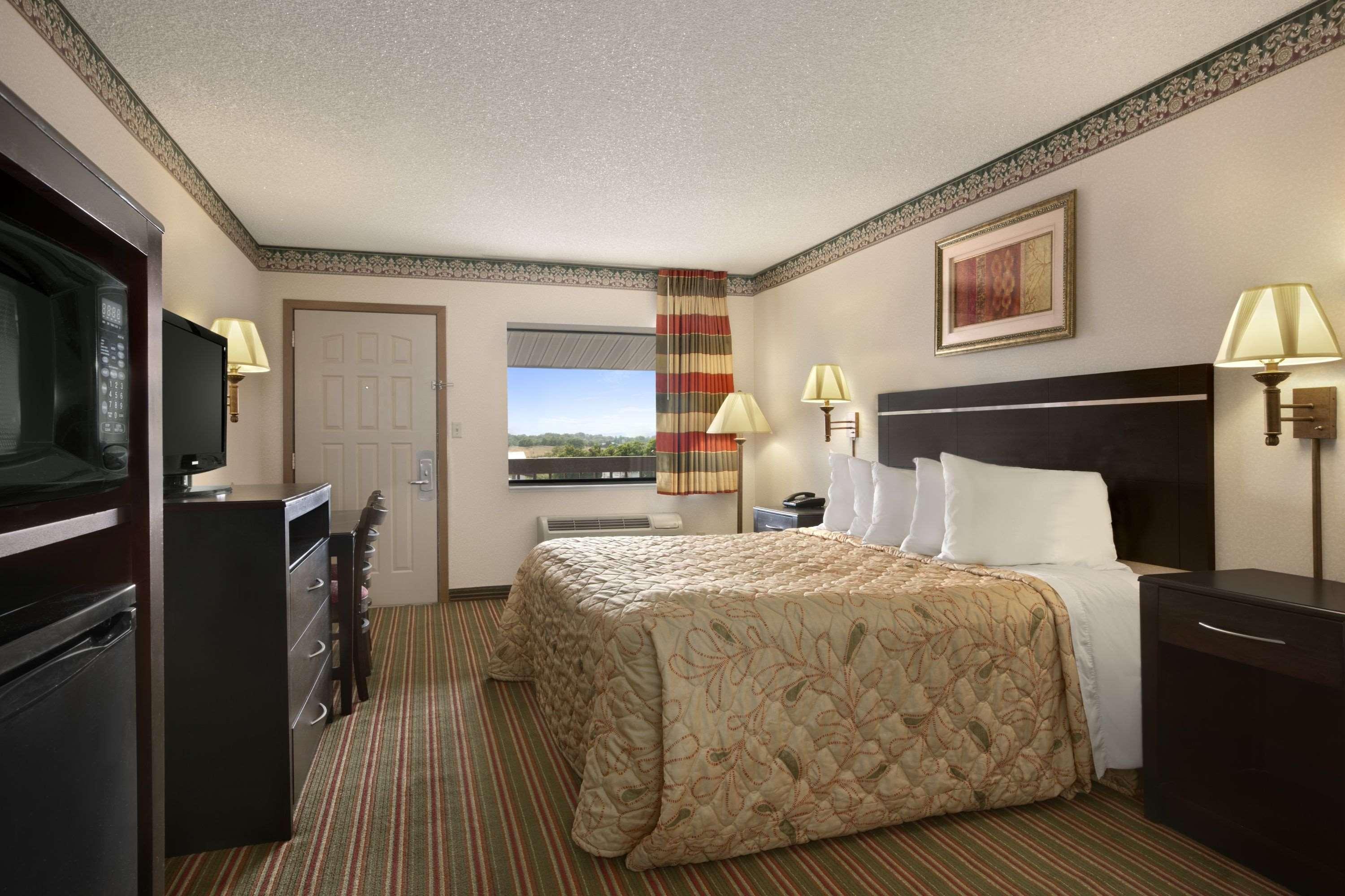 Days Inn By Wyndham Grantville Exteriör bild