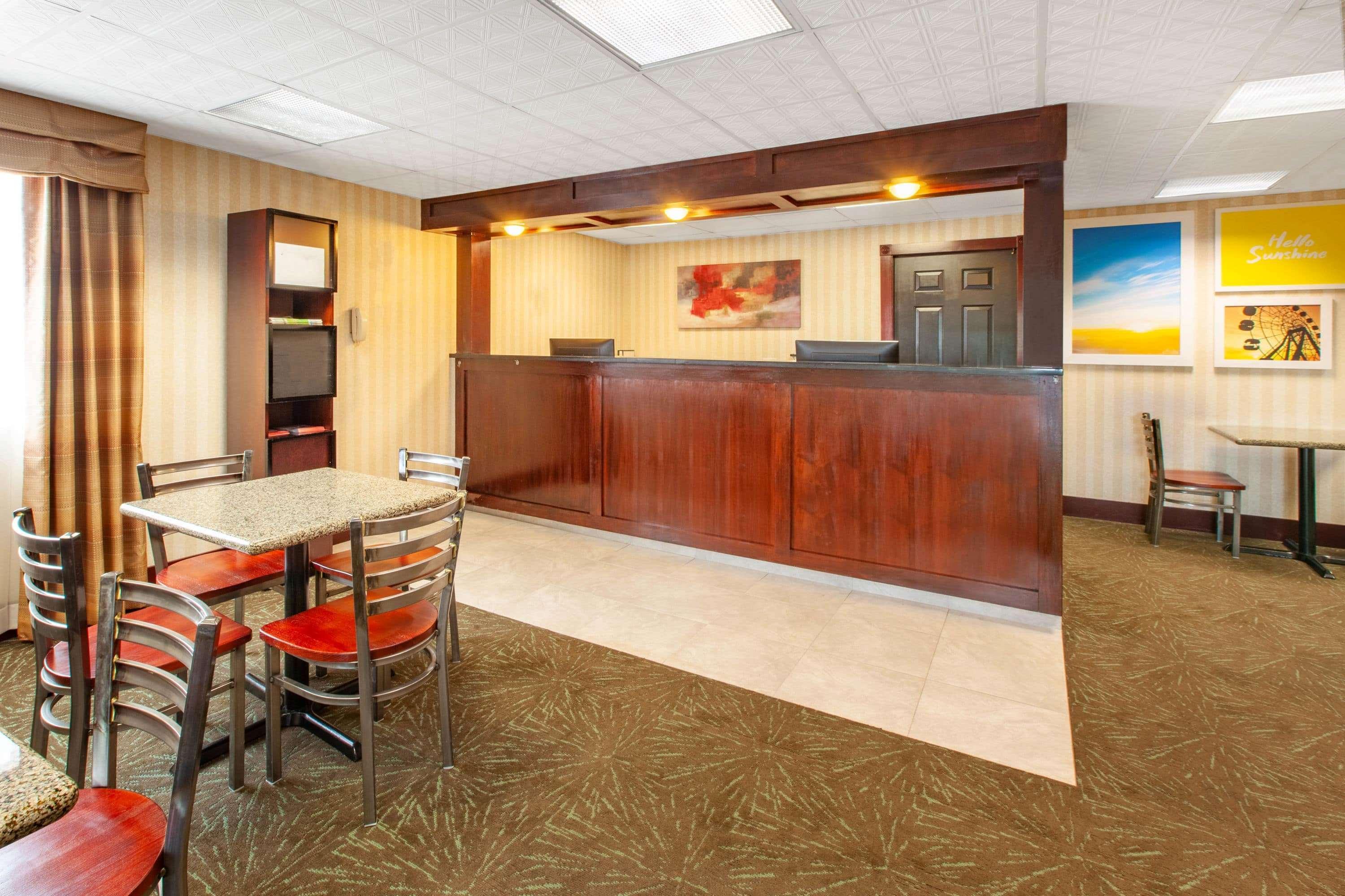 Days Inn By Wyndham Grantville Exteriör bild
