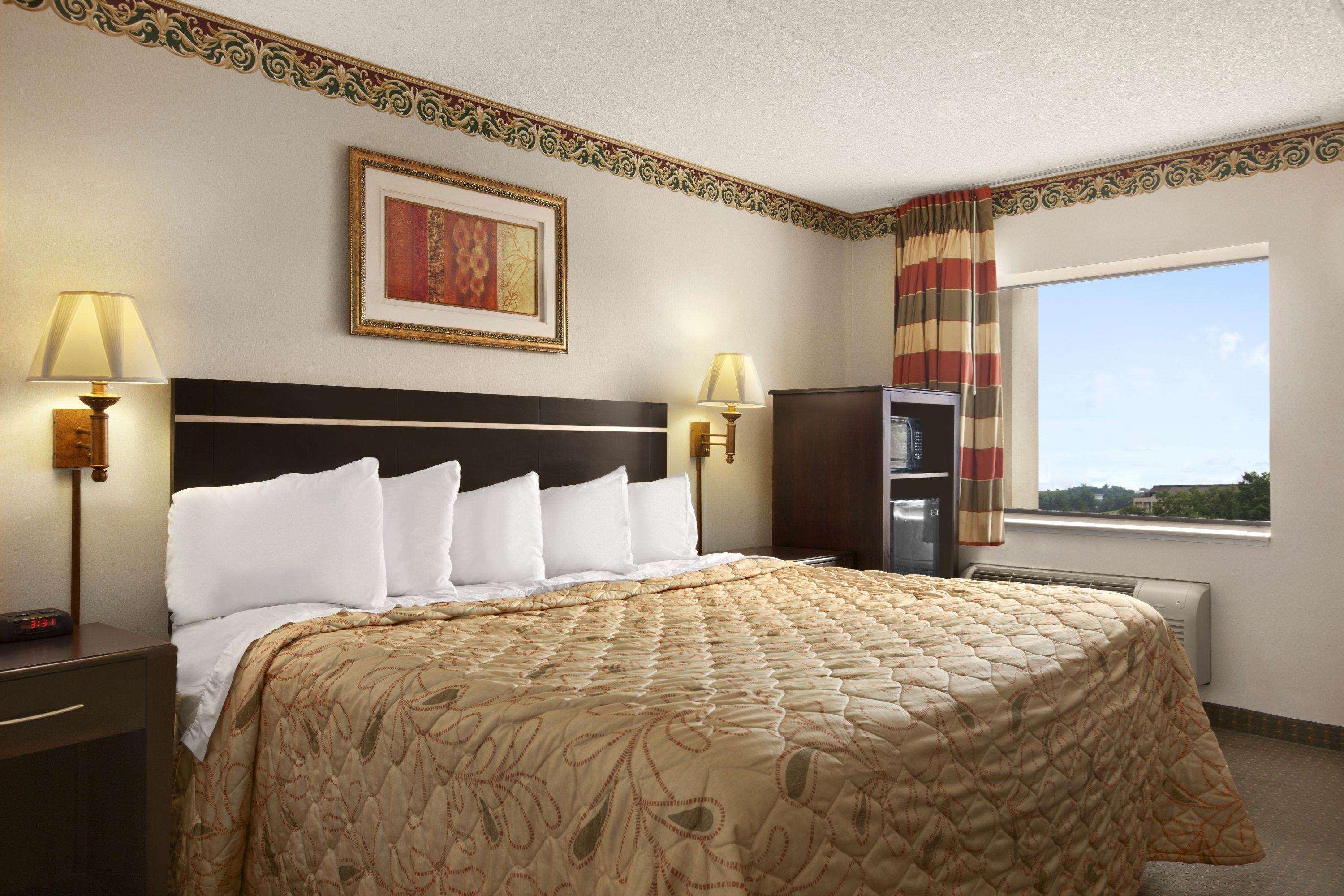 Days Inn By Wyndham Grantville Exteriör bild