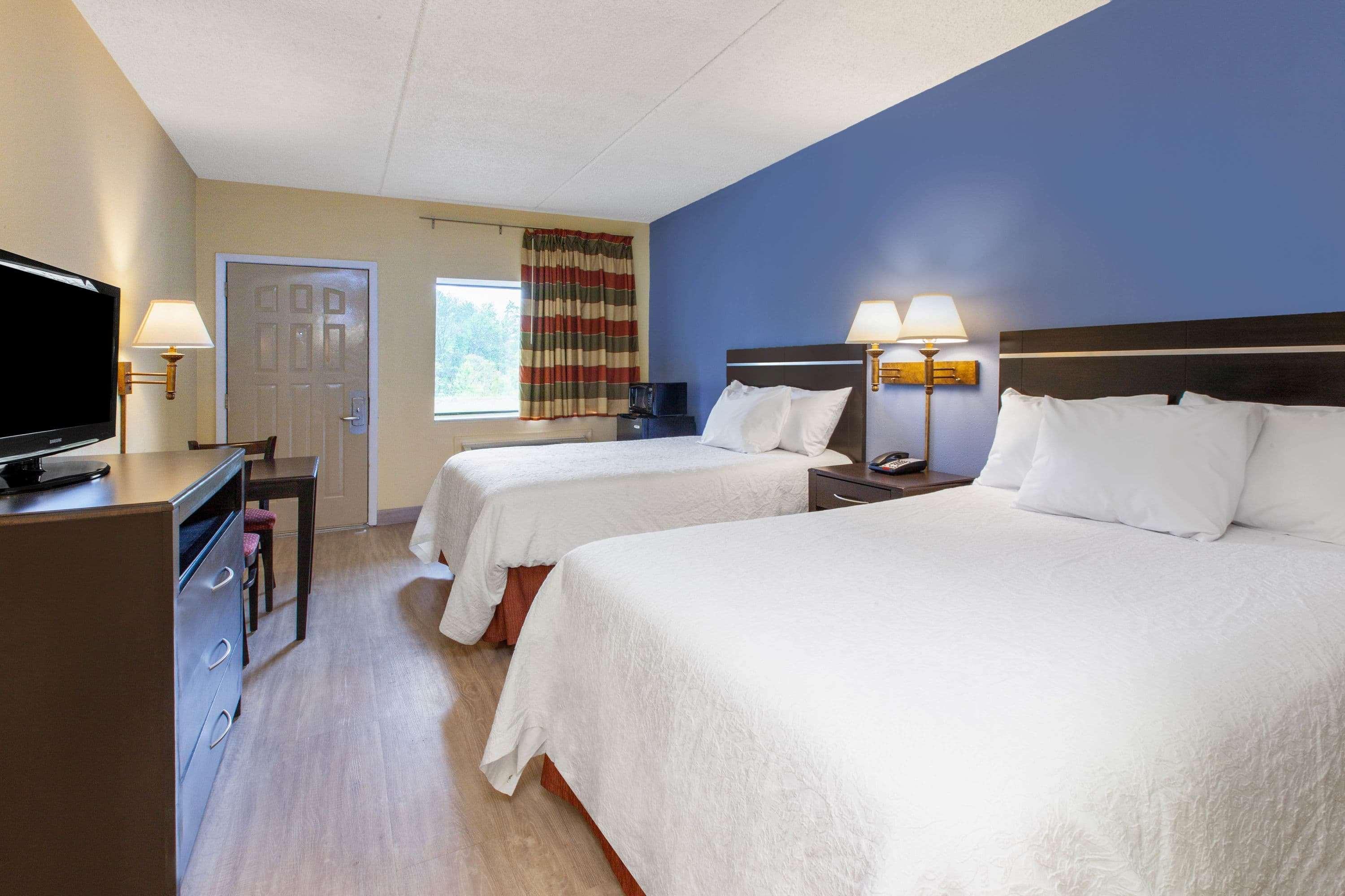 Days Inn By Wyndham Grantville Exteriör bild