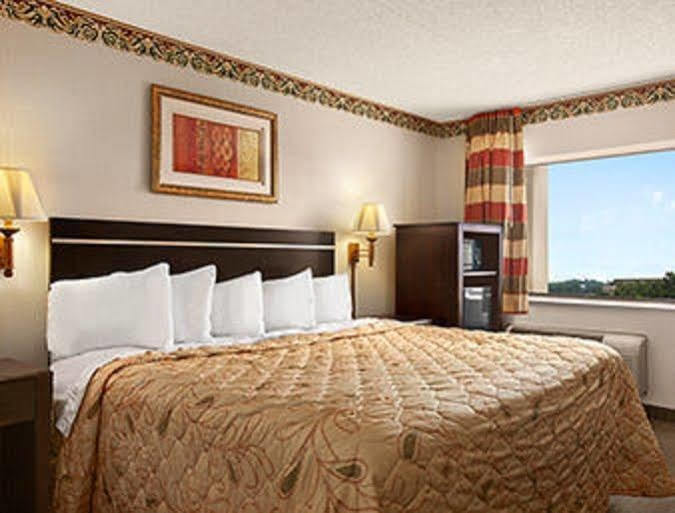 Days Inn By Wyndham Grantville Exteriör bild
